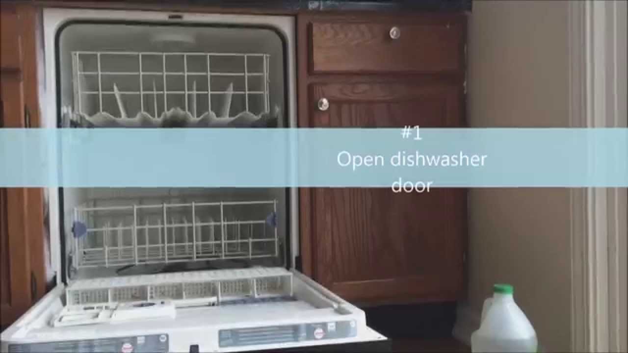 Cleaning a Dishwasher with Vinegar & Baking Soda