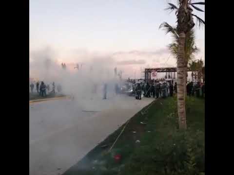 Enfrentamiento en Dos Bocas entre trabajadores y policías