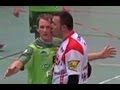 Italian handball game: un bacio fa impazzire giocatore