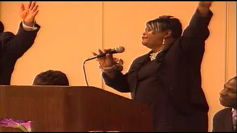 Dr. Beverlee Solomon Solo Singing Performance at t...