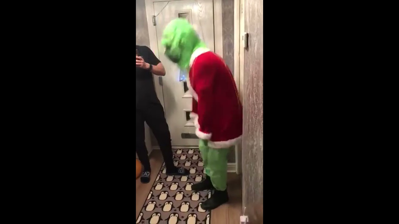 The Grinch throwing out a Christmas Tree?! Jumping Jacks Parties