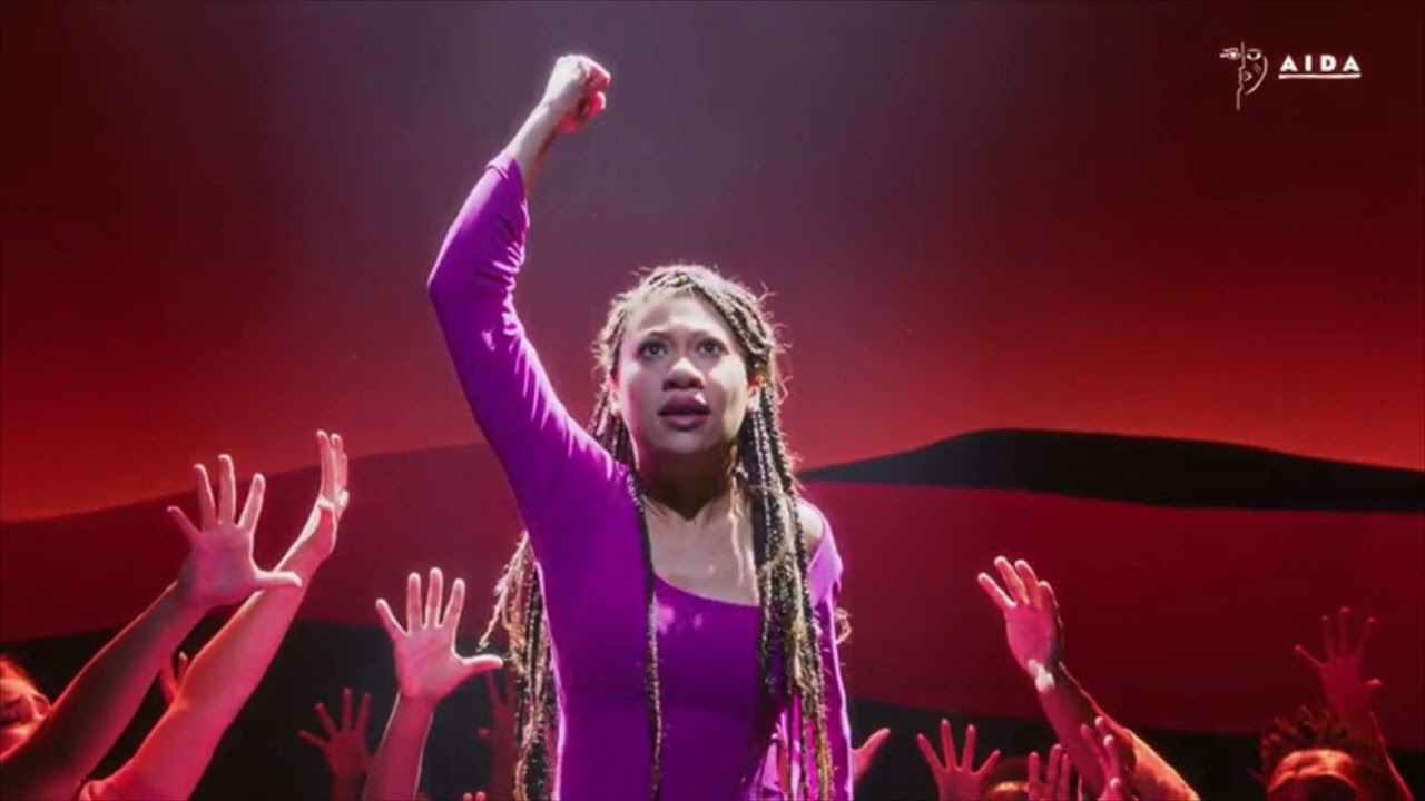 Dans van de mantel - Aida Scheveningen - Gaia Aikman