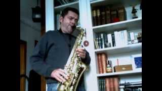 Vignette de la vidéo "Autumn leaves / Les feuilles mortes (Saxophone alto) - Joseph Kosma"