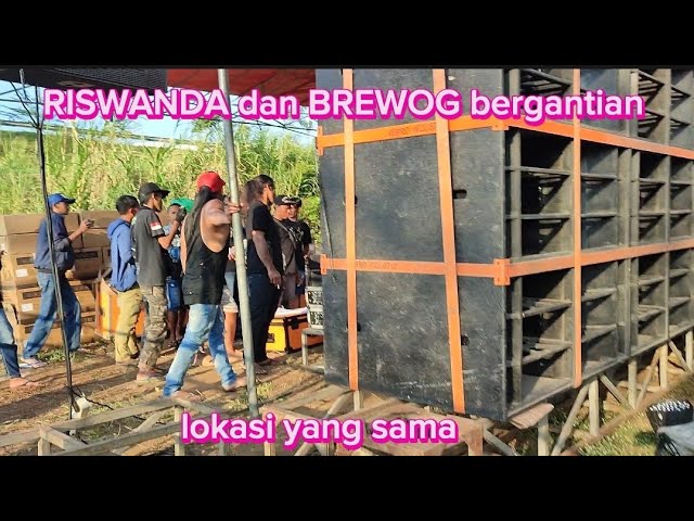 setelah Riswanda giliran brewog cek sound 24 subwoofer di genitri Tirtomoyo pakis Malang. class=