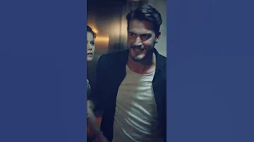 بالقوة يمتلك Short 