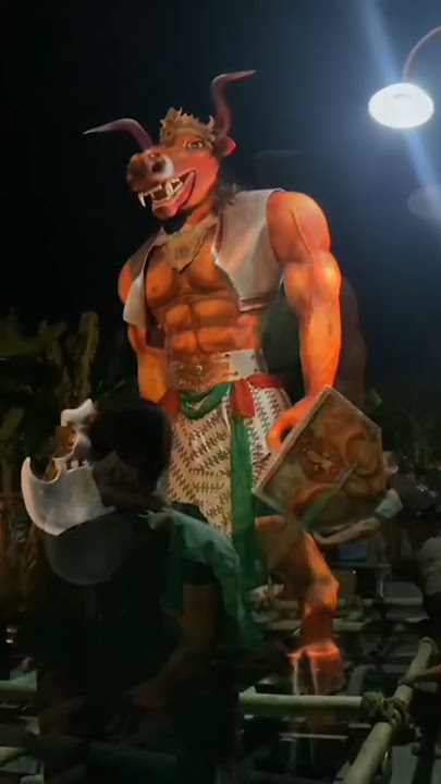 KARNAVAL DESA GUMENO LEMBU SURO KEPALA KERBAU TUBUH MANUSIA 2032
