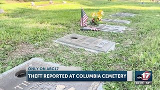 Anggota keluarga menceritakan detail pencurian vas dari makam di pemakaman Columbia.