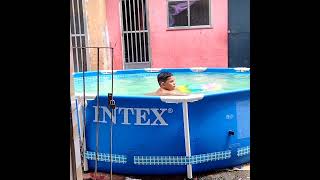 Filho Da Minha Prima Tomando Banho Na Piscina