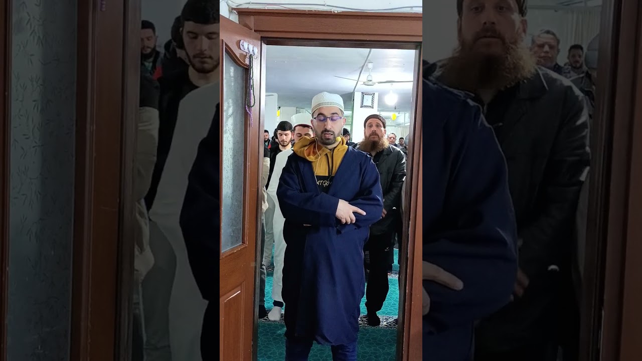 جانب من صلاة التراويح في مسجد الرابطة ١٤ رمضان (الشيخ زكريا ذكرى) 