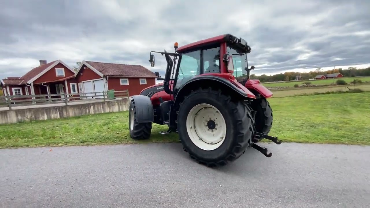 Traktor VALTRA T-152