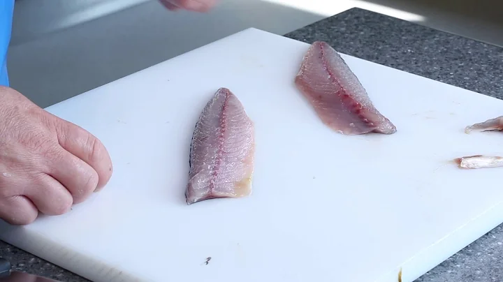 Master Fishmonger Standard Guide to Fillet and V Cut - Mackerel