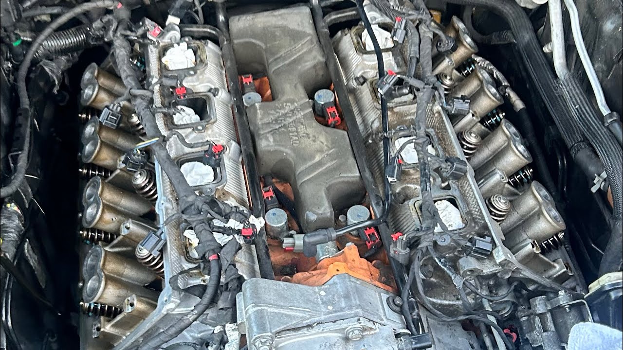 INSTALLING A CAM IN MY 6.4 HEMI ENGINE S.1 EP.2 - YouTube