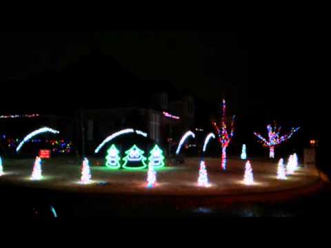 Perkins Christmas Light Show 2013 - What Does the Fox Say