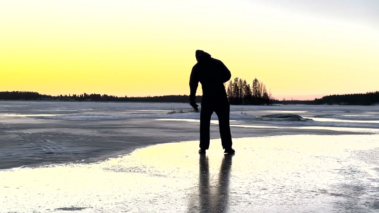 Playing With Ice ASMR ❄️🧊 Crackling Ice Sounds For Relaxation & Tingles (NO TALKING)