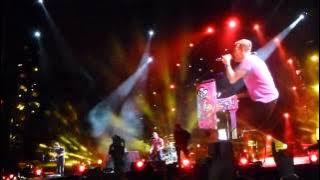 Coldplay - 2012-02-09 - Paris SDF - Fix you - Multicam draft