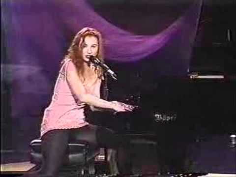 Tori Amos - "Jesus My Savior" - Intro to Icicle - Berlin 1994 - HQ - Funny