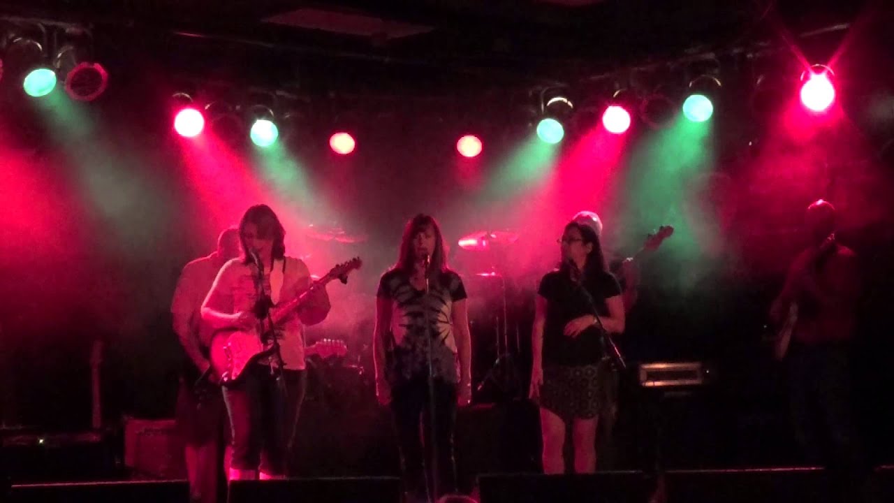 Celebrity Skin (cover) - Out Of Focus (Newtown)