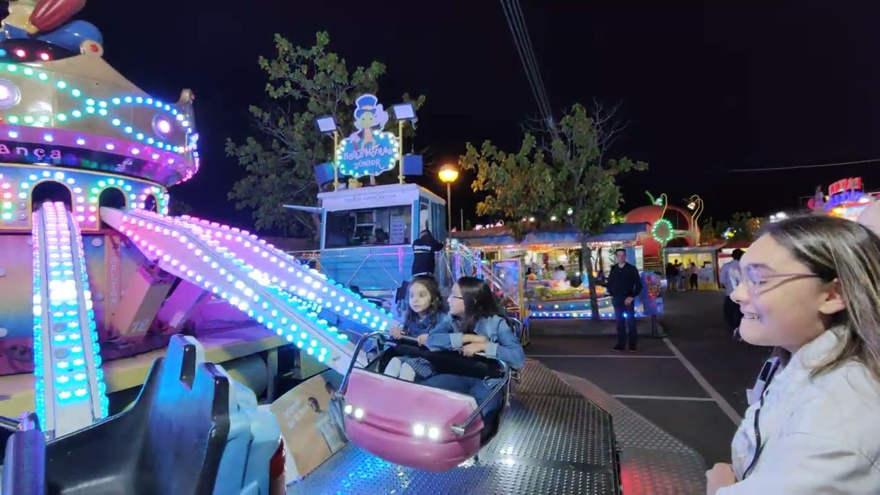 Nataniela Jonaiza Jovaninha na feira senhora de Matosinhos carrosséis