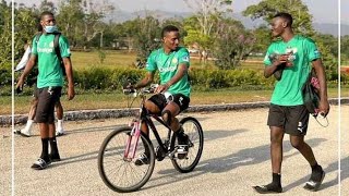 Camera Isolée Sur Bouna Sarr, Loccupant Sur Mesure Du Flanc Droit Des Lions