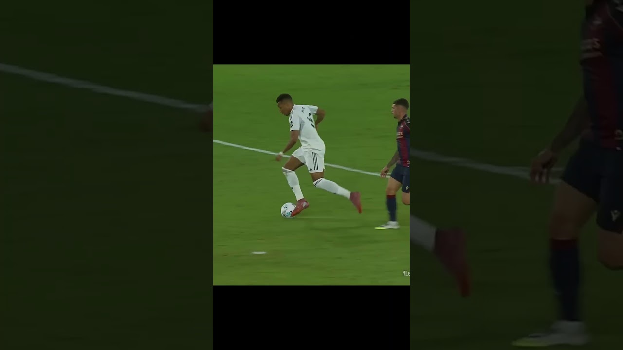 Mbappe Trolley Goalie Again !!! 