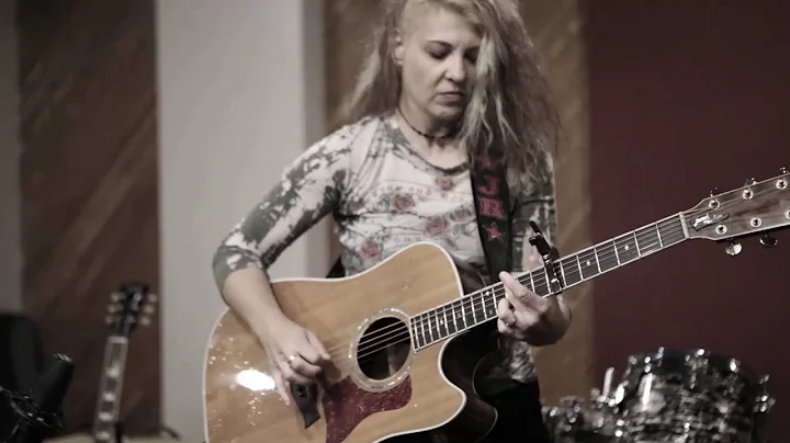 Janet Robin-"Here Come's the Sun" (Acoustic instru...