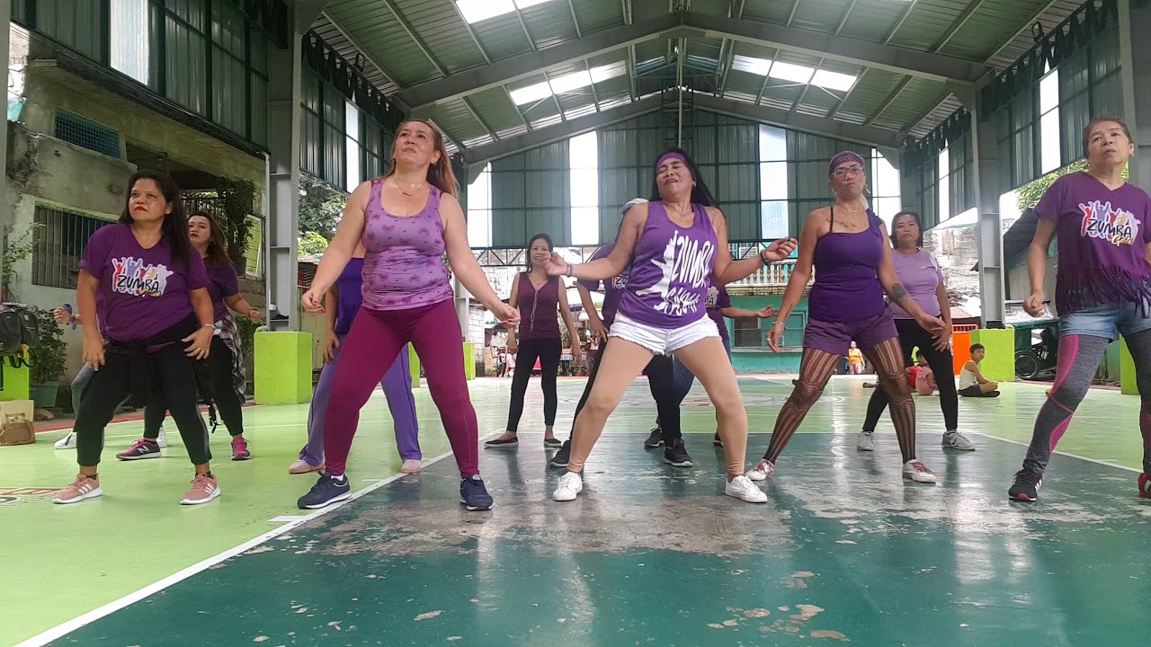 Zumba gold in violet mode(4) dancing in the street