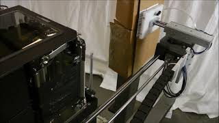 Print and apply labels to the side or front/rear of a pallet, case, or carton. Two Axis print/apply.