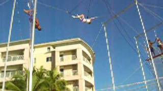 Kayla Trapeze Splits Catch