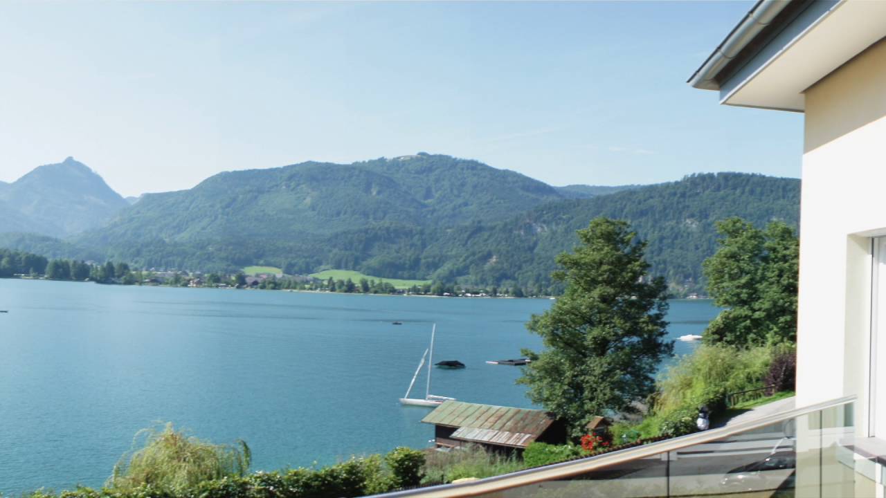 SEEVILLA VOM FEINSTEN  MODERN  DIREKTER SEEZUGANG   MIT EIGENEM BOOTSLIEGEPLATZ