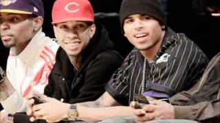 Tyga - Snapbacks Back ft Chris Brown. (WELL DONE II)