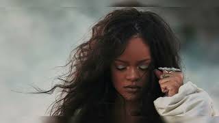 Rihanna - Lift me up Resimi