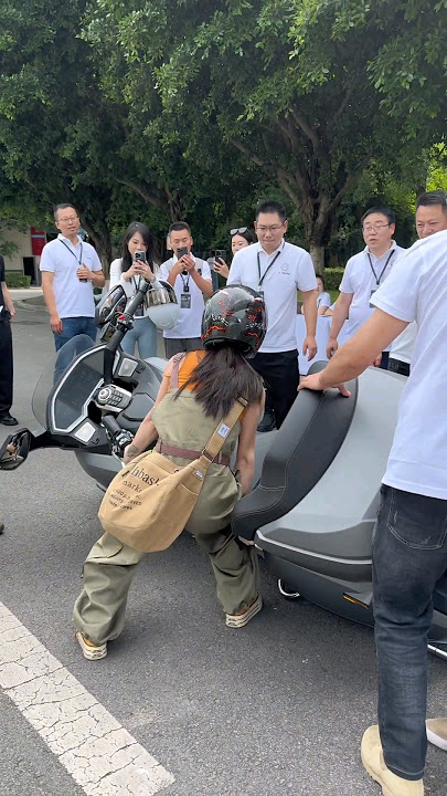 Such a small moto girl 💪❤️ #viral #motovlog #trending #top #motorcycle #bike #bikelover #shorts