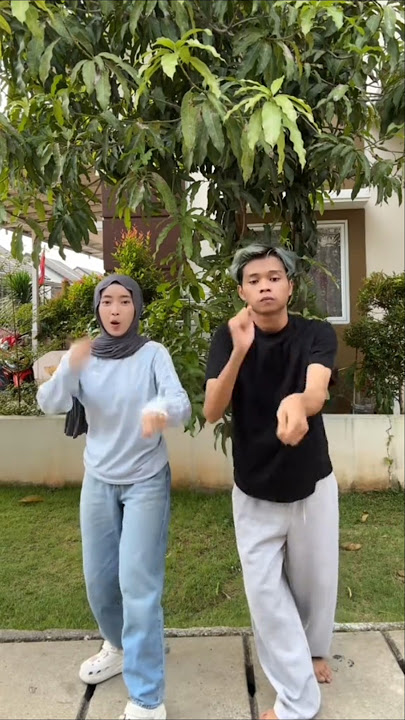 EXHAUST DANCE WITH A SERIOUS FACE, GUYS #fypyoutube #comedy #syifdam #dance