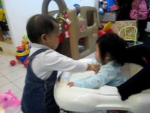 1歲Mina+7個月Mia的對話