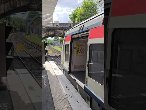Départ d’un MI2N Alteo et IDFM en UM à Fontenay-sous-Bois