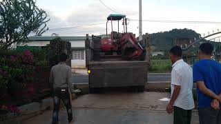 Chia Tay Máy Xúc... Máy Đầu Tiên Của Binh Boong Tv...theo Chủ Mới Mạnh Khỏe
