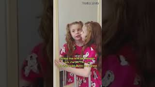 أغنية طفلة التوحد مترجمة                                    سمعها