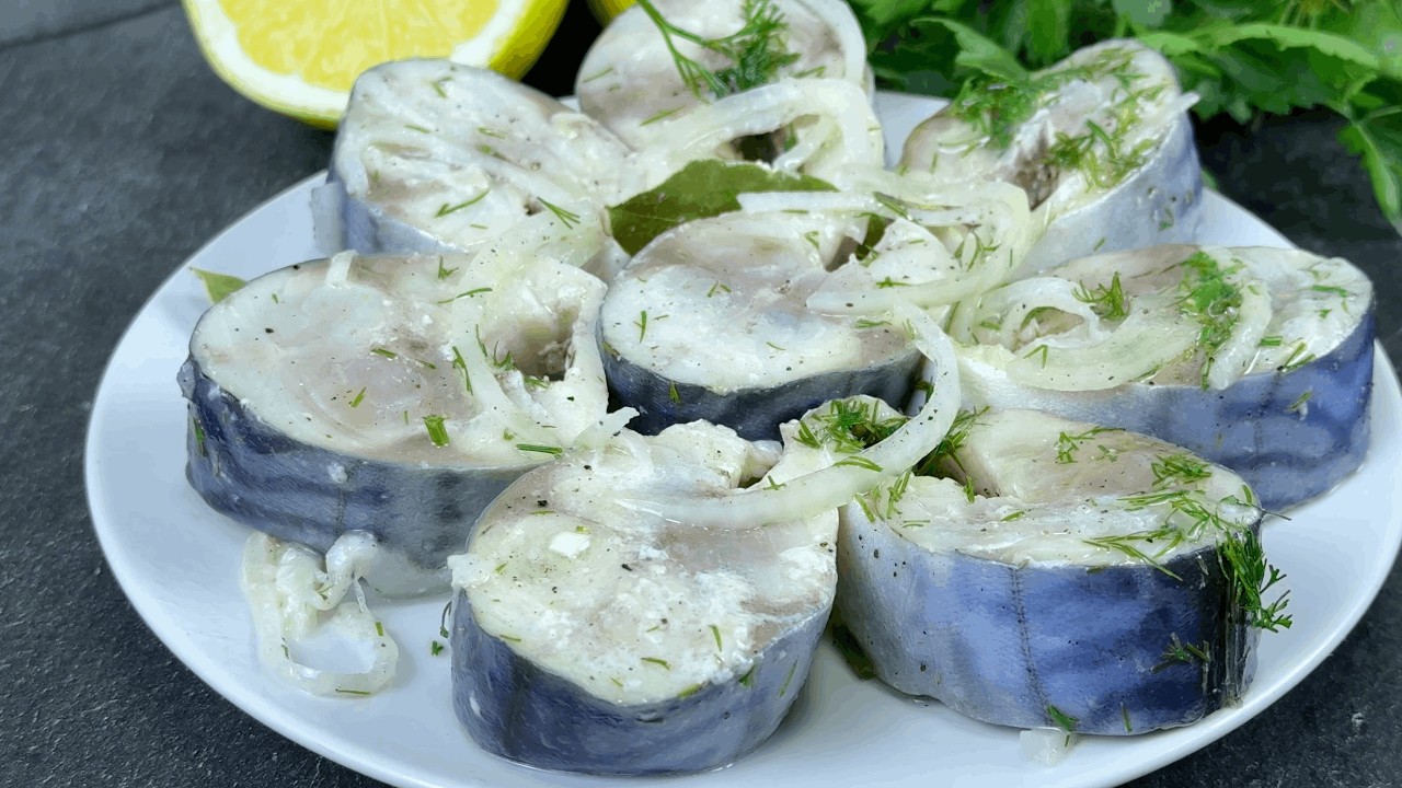 Скумбрия ВКУСНЕЕ красной рыбы! Весь секрет в МАРИНАДЕ! Быстрая маринованная скумбрия