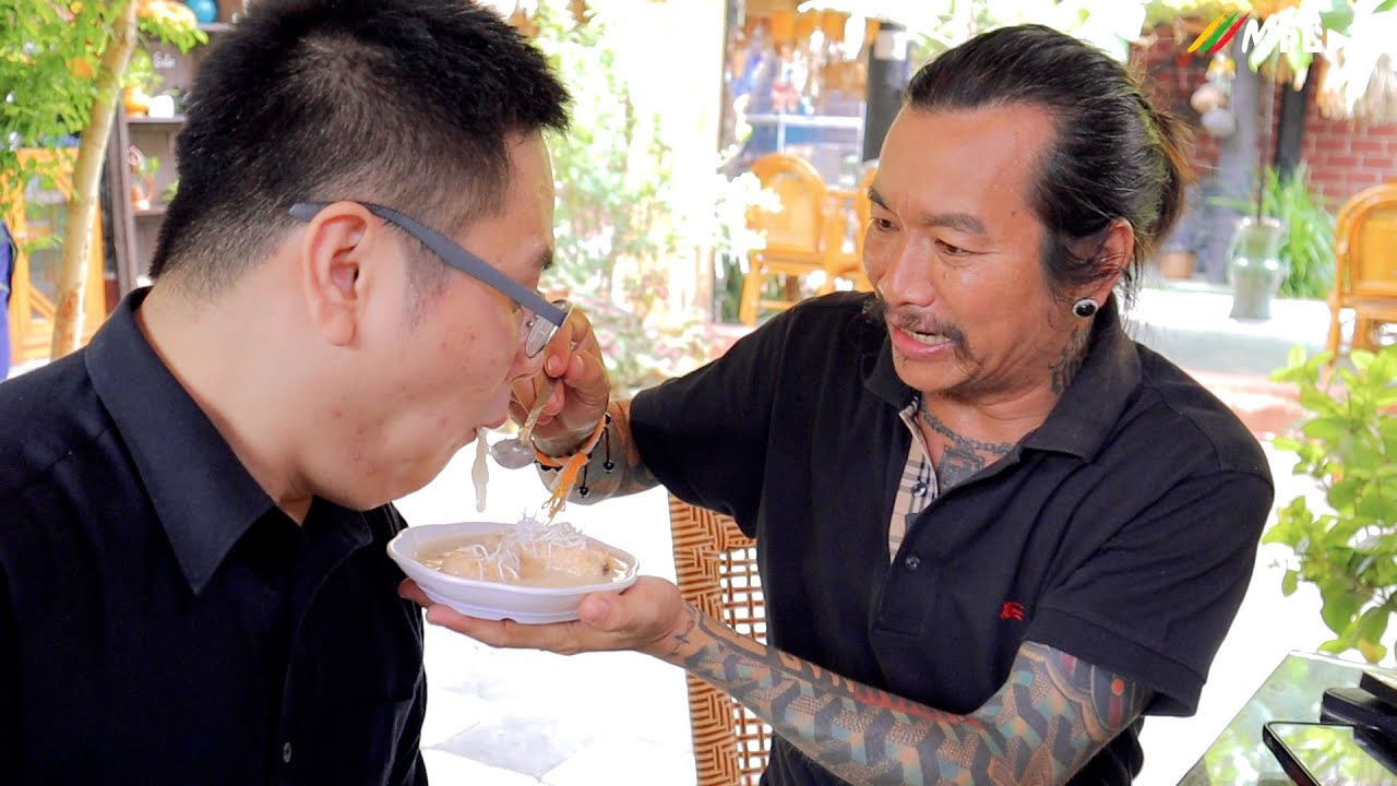 Rice & Curry in Mandalay / မြန်မာချက်ဟင်းအနှစ်ရွဲရွဲ စကောထမင်း ဖက်ထမင်းနှင့် မြန်မာမုန့်အစုံ