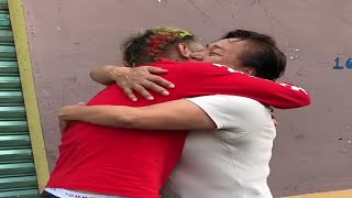 6ix9ine Meets his Mom & Dad After A Long Time (Cute And Emotional) | Tekashi69 Merts His Family |