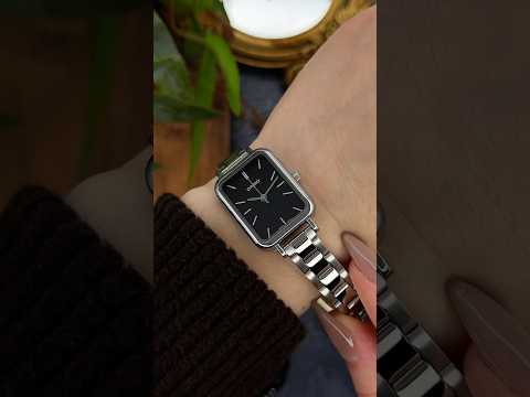 Женские часы Casio LTP-V009D-1E — классическая модель с прямоугольным корпусом и металлическим браслетом