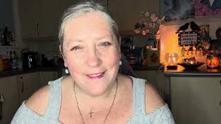 Celebrity NOTHING IN THIS DM LIFE MAKES SENSE SINCE GHOSTING YOU 🥺A SURPRISE PEACE OFFERING IS COMING ⚖️☮️❤️ Net Worth