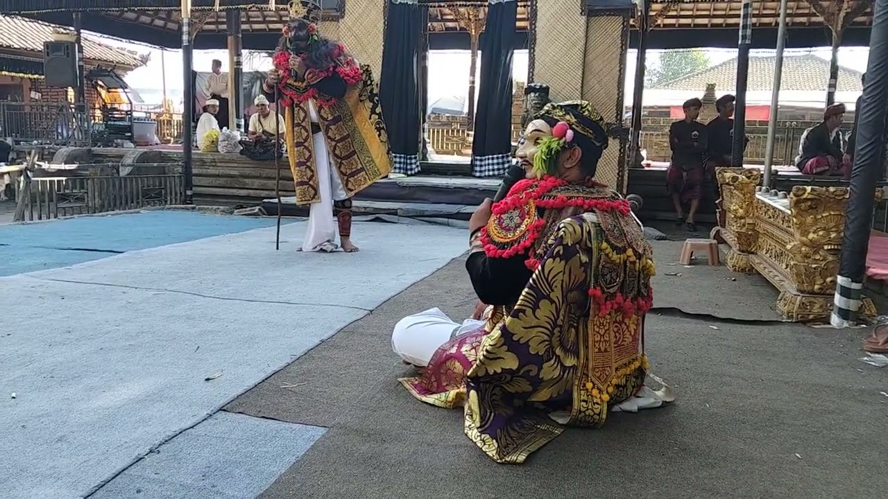 Tokoh Topeng Wiku di Pura Trikayangan Ulun Danu songan Batur.08/10/25.