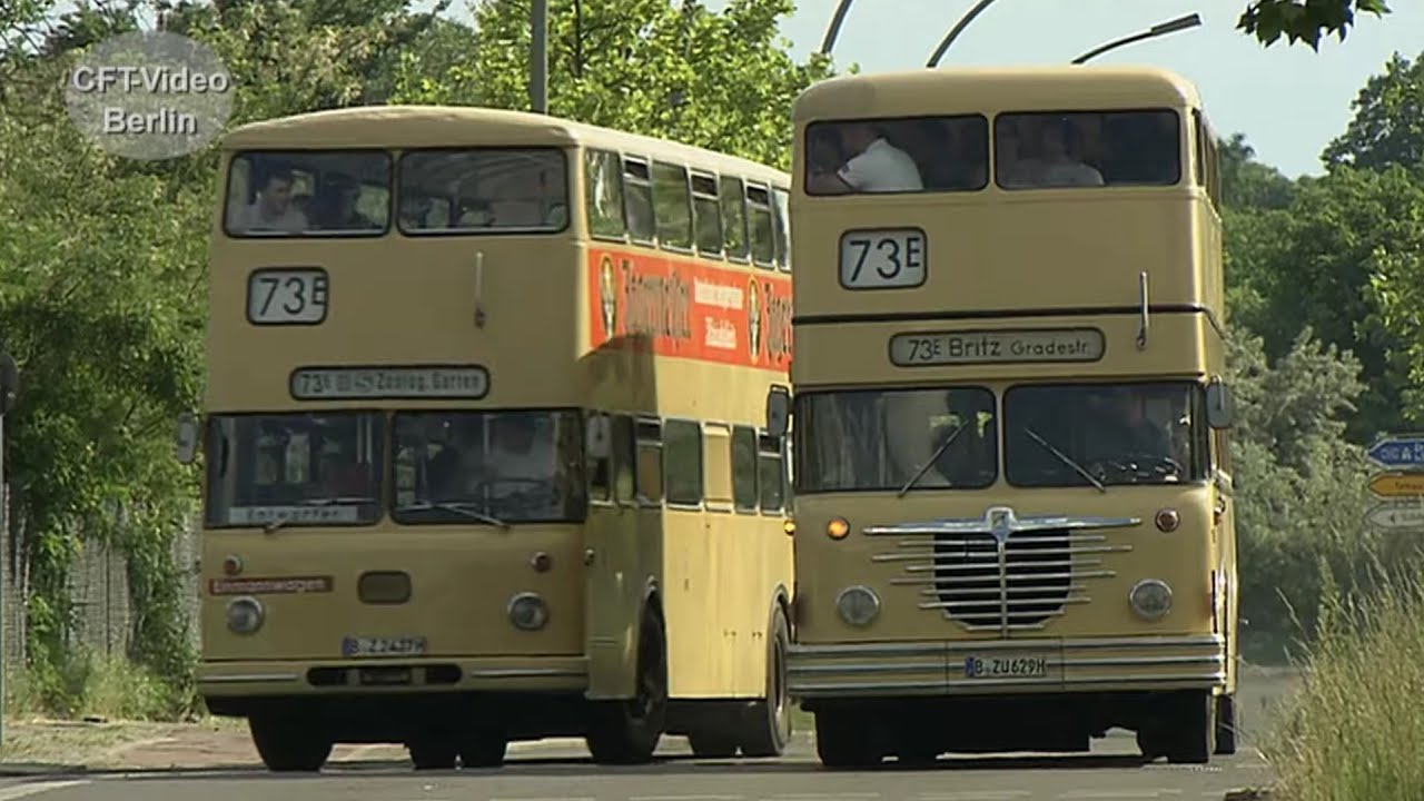 Alte Doppeldeckerbusse in Berlin