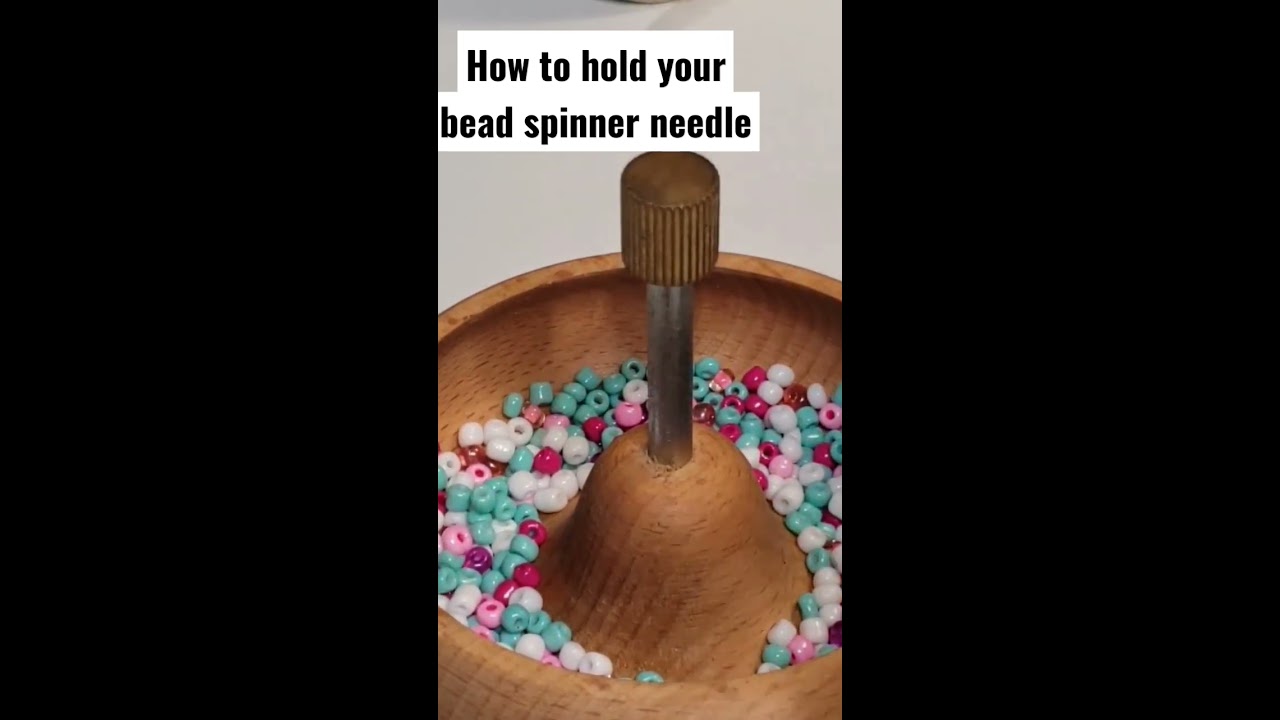 How to hold your bead spinner needle #beadspinner #seedbeads  #crystaljewelry #beadedjewelry 
