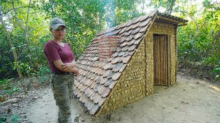 Building Survival bushcraft Shelter With Wooden &amp; Plastic roof , Clay Fireplace, Bushcraft Skills