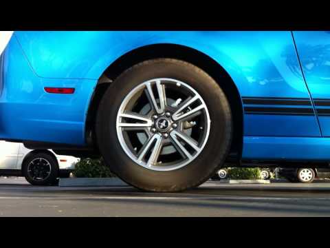 Ford Mustang 2013 powerslide burnout parking test