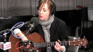 Suzanne Vega "Gypsy" Live on Soundcheck chords