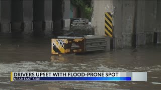 Indy drivers continue to drive through flooded streets