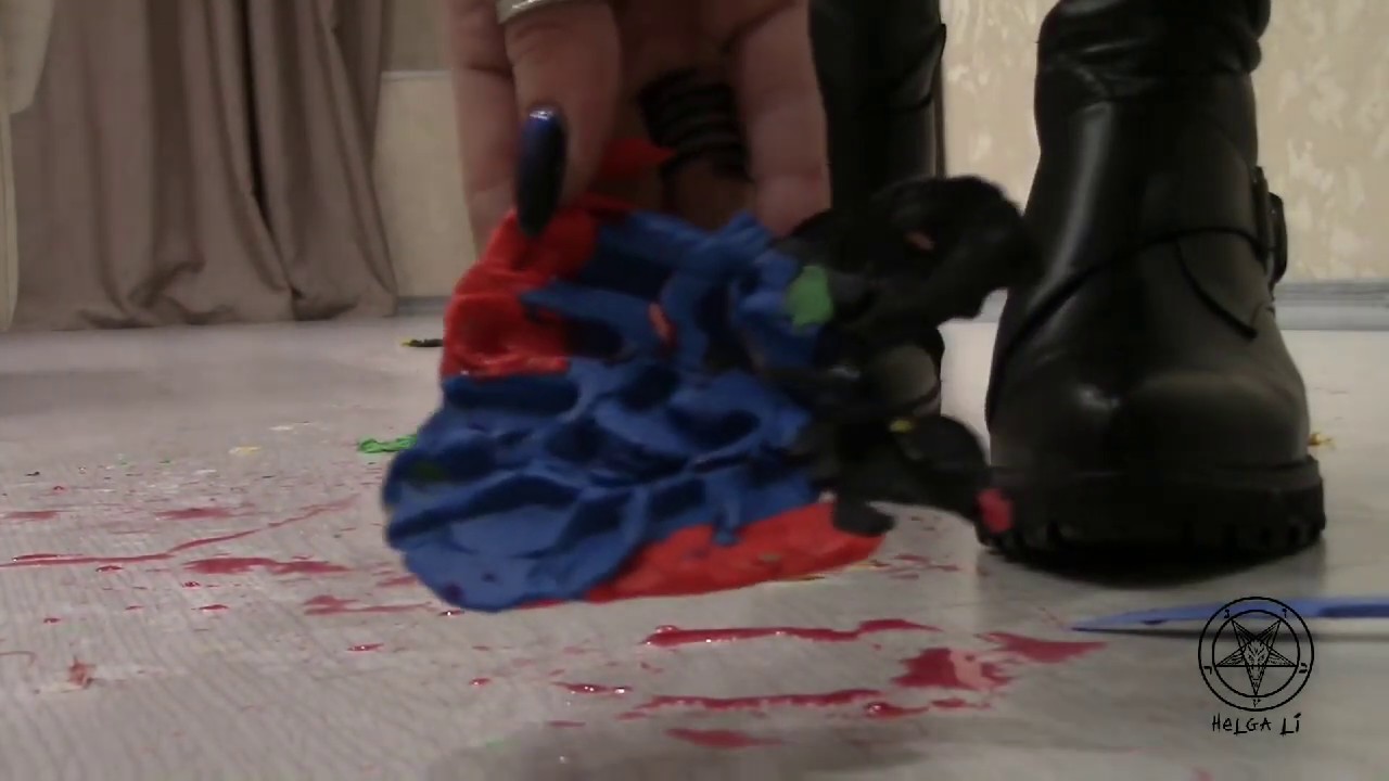 Crush boot (Helga Li) - YouTube